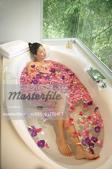 bathtub flowers