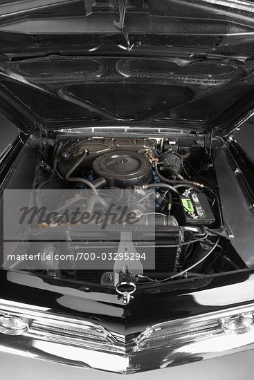 Engine of a 1964 Chrysler Imperial LeBaron Coupe