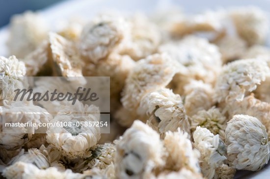 dried camomile