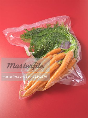 614-02242370em-Vacuum-packed-carrots.jpg