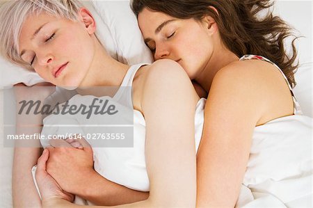 [Image: 614-02763555em-A-lesbian-couple-sleeping.jpg]