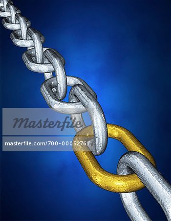  - 700-00052761em-Close-Up-of-Chain-with-Single-Golden-Link---