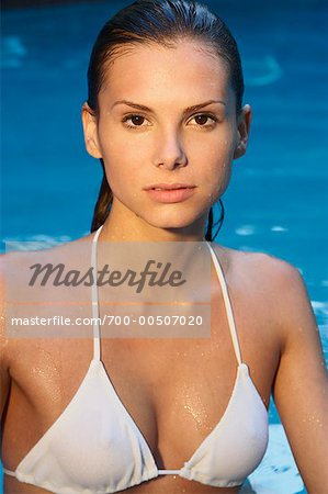  - 700-00507020em-Portrait-of-Woman---