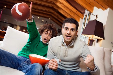 simsearch:628-05817772,k - domestic life: group of friend watching soccer on tv Stock Photo - Budget Royalty-Free & Subscription, Code: 400-04007049