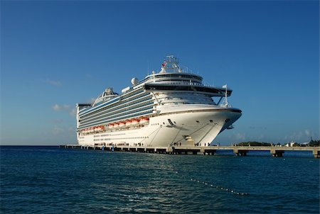 Cruise liner docked at exotic caribbean destination Stock Photo - Budget Royalty-Free & Subscription, Code: 400-04009059