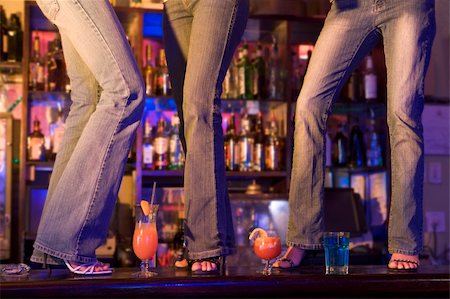3 Women Dancing On Bar With Drinks Stock Photo - Budget Royalty-Free & Subscription, Code: 400-04016888