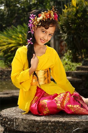 Balinese  Girl In Traditional Dress Stock Photo - Budget Royalty-Free & Subscription, Code: 400-04054275