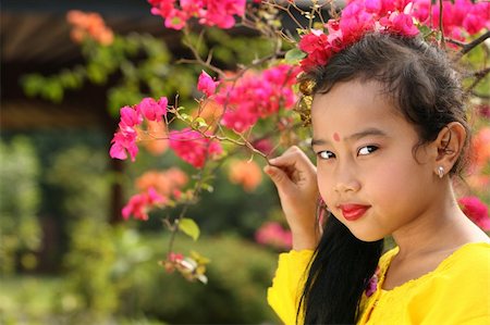 Balinese  Girl In Traditional Dress Foto de stock - Super Valor sin royalties y Suscripción, Código: 400-04054278