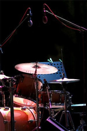 simsearch:400-04863651,k - drum kit on the stage, concert of searchlights Stock Photo - Budget Royalty-Free & Subscription, Code: 400-04066636