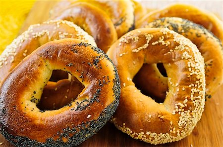 dozen - Variety of fresh Montreal style bagels close up Stock Photo - Budget Royalty-Free & Subscription, Code: 400-04069107