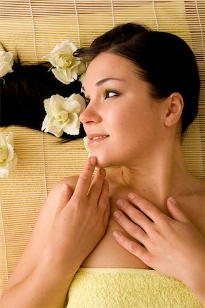 simsearch:400-05322963,k - attractive brunette woman relaxing in massage Stock Photo - Budget Royalty-Free & Subscription, Code: 400-04070697