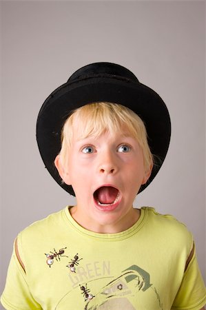 simsearch:400-04748544,k - Portrait of a young boy shouting madly Stock Photo - Budget Royalty-Free & Subscription, Code: 400-04071231