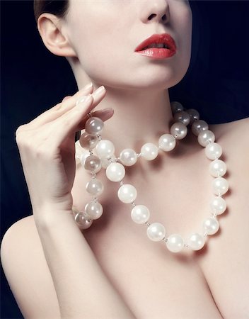 simsearch:400-05062363,k - Topless young woman with pearls necklace Stock Photo - Budget Royalty-Free & Subscription, Code: 400-04097253