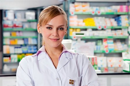 simsearch:400-04106195,k - portrait of mid adult pharmacist looking at camera Stock Photo - Budget Royalty-Free & Subscription, Code: 400-04106188