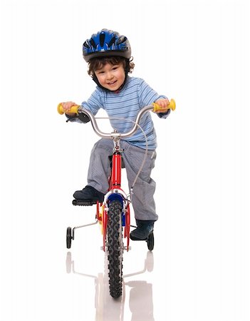 simsearch:400-04638236,k - Vélo de Little boy Photographie de stock - Aubaine LD & Abonnement, Code: 400-04129489