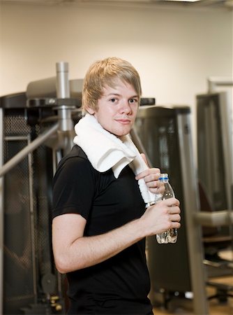 simsearch:400-04148009,k - Portrait of a young man at a fitness center Photographie de stock - Aubaine LD & Abonnement, Code: 400-04149227