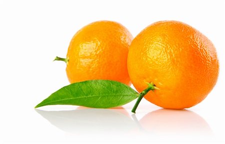 simsearch:400-05664137,k - fresh tangerine fruits with green leaves isolated on white background Stock Photo - Budget Royalty-Free & Subscription, Code: 400-04159955