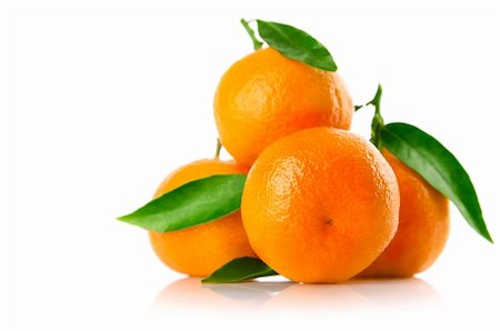 simsearch:400-05664137,k - fresh tangerine fruits with green leaves isolated on white background Stock Photo - Budget Royalty-Free & Subscription, Code: 400-04159953