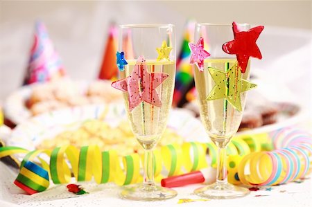 simsearch:400-04664354,k - Party accessories for New Year Eve, birthday party or carnival Foto de stock - Super Valor sin royalties y Suscripción, Código: 400-04161264