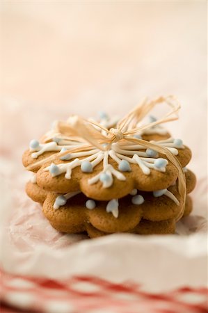 simsearch:400-05721521,k - Delicious homemade Christmas gingerbread cookies Stock Photo - Budget Royalty-Free & Subscription, Code: 400-04172622