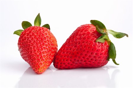 simsearch:400-05370991,k - Two ripe strawberries on white background Stock Photo - Budget Royalty-Free & Subscription, Code: 400-04185360