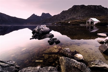 Beautiful Dove Lake Landscape Photographie de stock - Aubaine LD & Abonnement, Code: 400-04186660