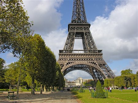simsearch:400-04974897,k - View of Eiffel Tower in Paris, France Stock Photo - Budget Royalty-Free & Subscription, Code: 400-04207183
