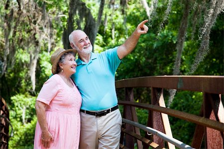 simsearch:400-04208630,k - Senior couple sightseeing together on Florida vacation. Stock Photo - Budget Royalty-Free & Subscription, Code: 400-04208613