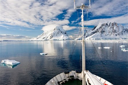 simsearch:400-05271801,k - Beautiful snow-capped mountains against the blue sky Stock Photo - Budget Royalty-Free & Subscription, Code: 400-04217779