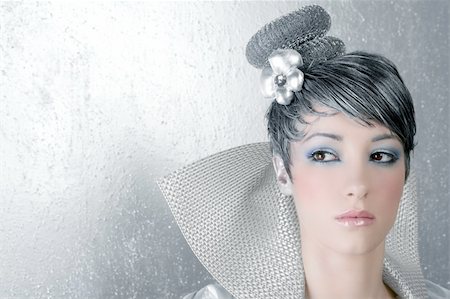 fahion makeup hairstyle woman futuristic trendy silver portrait Photographie de stock - Aubaine LD & Abonnement, Code: 400-04212199