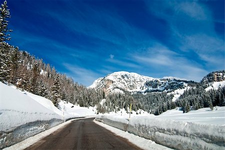 simsearch:400-05731177,k - Cold Winter in the Heart of Dolomites, Veneto, Northern Italy Stock Photo - Budget Royalty-Free & Subscription, Code: 400-04224465