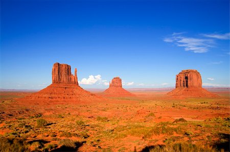 simsearch:862-08091453,k - Beautiful view of Monument Valley in Utah/Arizona Stock Photo - Budget Royalty-Free & Subscription, Code: 400-04225779