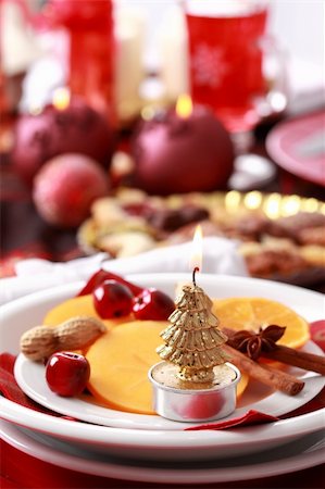 simsearch:400-05693119,k - Place setting for Christmas with fresh fruits Stock Photo - Budget Royalty-Free & Subscription, Code: 400-04236547
