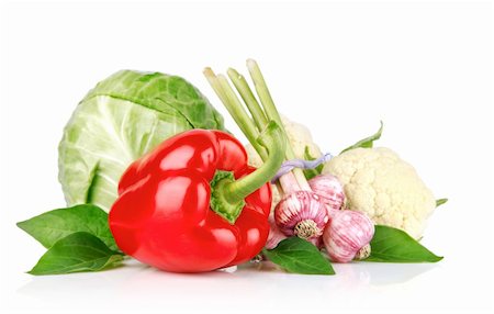 simsearch:400-05664137,k - fresh vegetables with green leaves isolated on white background Stock Photo - Budget Royalty-Free & Subscription, Code: 400-04237214