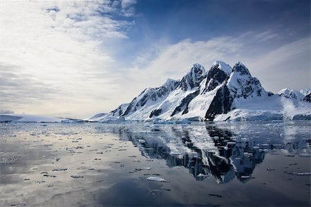 simsearch:400-05271801,k - Beautiful snow-capped mountains against the blue sky Stock Photo - Budget Royalty-Free & Subscription, Code: 400-04230727