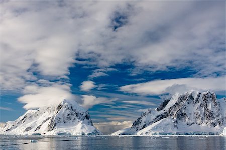 simsearch:400-05271801,k - Beautiful snow-capped mountains against the blue sky Stock Photo - Budget Royalty-Free & Subscription, Code: 400-04230740