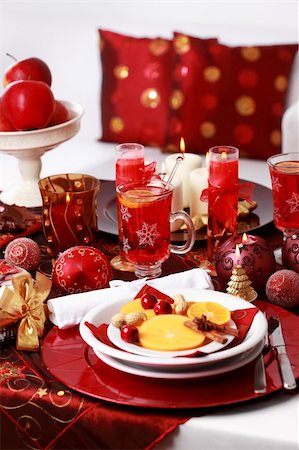 simsearch:400-05693119,k - Place setting for Christmas with fresh fruits Stock Photo - Budget Royalty-Free & Subscription, Code: 400-04232563