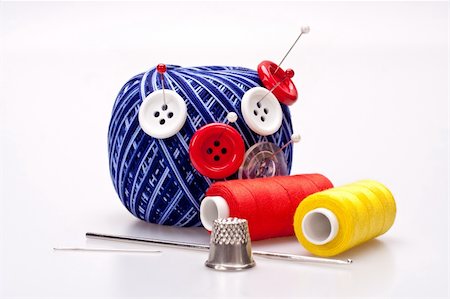 simsearch:400-06079198,k - red and white pins in wool ball with buttons Stock Photo - Budget Royalty-Free & Subscription, Code: 400-04267004