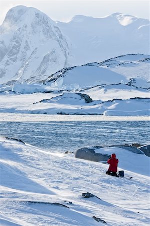 simsearch:400-04269017,k - Man fishing in a snowstorm. Antarctica Photographie de stock - Aubaine LD & Abonnement, Code: 400-04269016