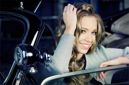 simsearch:400-04754019,k - pretty young girl in an old car Stock Photo - Budget Royalty-Free & Subscription, Code: 400-04260843