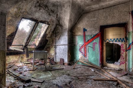 empty inside of hospital rooms - The old hospital complex in Beelitz near Berlin which is abandoned since 1994 Stock Photo - Budget Royalty-Free & Subscription, Code: 400-04261374