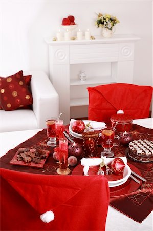 simsearch:400-05693119,k - Place setting for Christmas in red and white tone Stock Photo - Budget Royalty-Free & Subscription, Code: 400-04263138