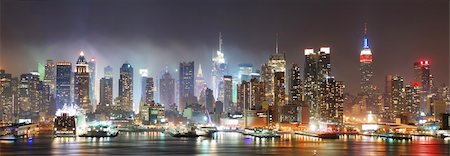 New York City Manhattan skyline panorama at night over Hudson River with refelctions viewed from New Jersey Stock Photo - Budget Royalty-Free & Subscription, Code: 400-04263522