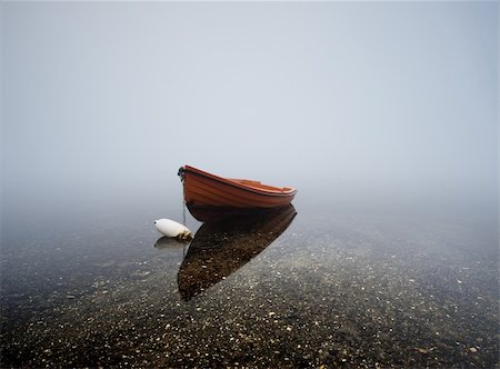 simsearch:400-04756224,k - fishing boats a foggy day Stock Photo - Budget Royalty-Free & Subscription, Code: 400-04275738