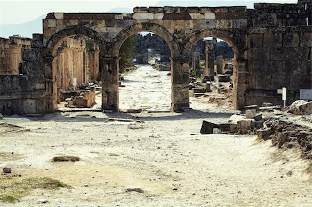 simsearch:400-06642892,k - the ruins of the ancient city of Hierapolis on the hill Pamukkale, Turkey. Artistic colors added. Stock Photo - Budget Royalty-Free & Subscription, Code: 400-04276682