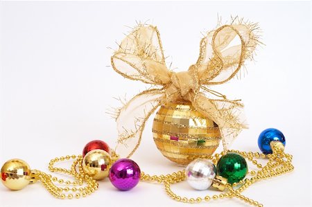 simsearch:400-04499144,k - Gold Christmas bauble with colorful small balls on white background with copy space. Stock Photo - Budget Royalty-Free & Subscription, Code: 400-04280810