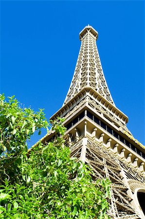 simsearch:400-04974897,k - Eiffel tower on the bright summer day Stock Photo - Budget Royalty-Free & Subscription, Code: 400-04283875