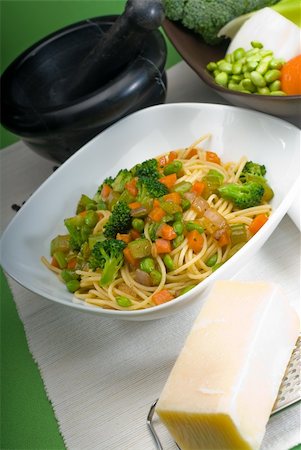 simsearch:400-06079651,k - italian spaghetti pasta with fresh homemade vegetable sauce Stock Photo - Budget Royalty-Free & Subscription, Code: 400-04296670