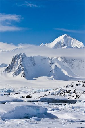 simsearch:400-05271801,k - Beautiful snow-capped mountains against the blue sky Stock Photo - Budget Royalty-Free & Subscription, Code: 400-04299245