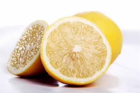 simsearch:400-06513460,k - Fresh and wet lemon Stock Photo - Budget Royalty-Free & Subscription, Code: 400-04292944